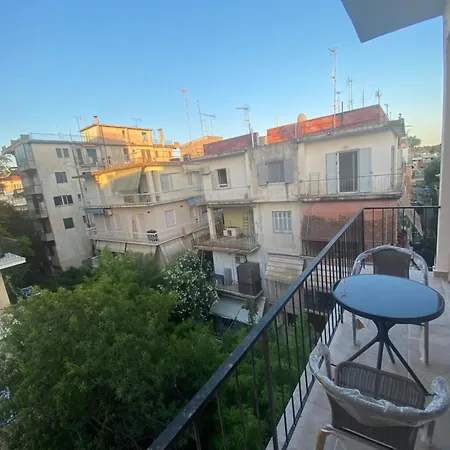 Kostas Lux *