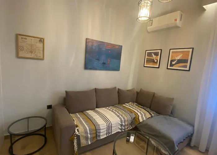 Kostas Lux *