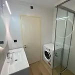 Kostas Lux *
